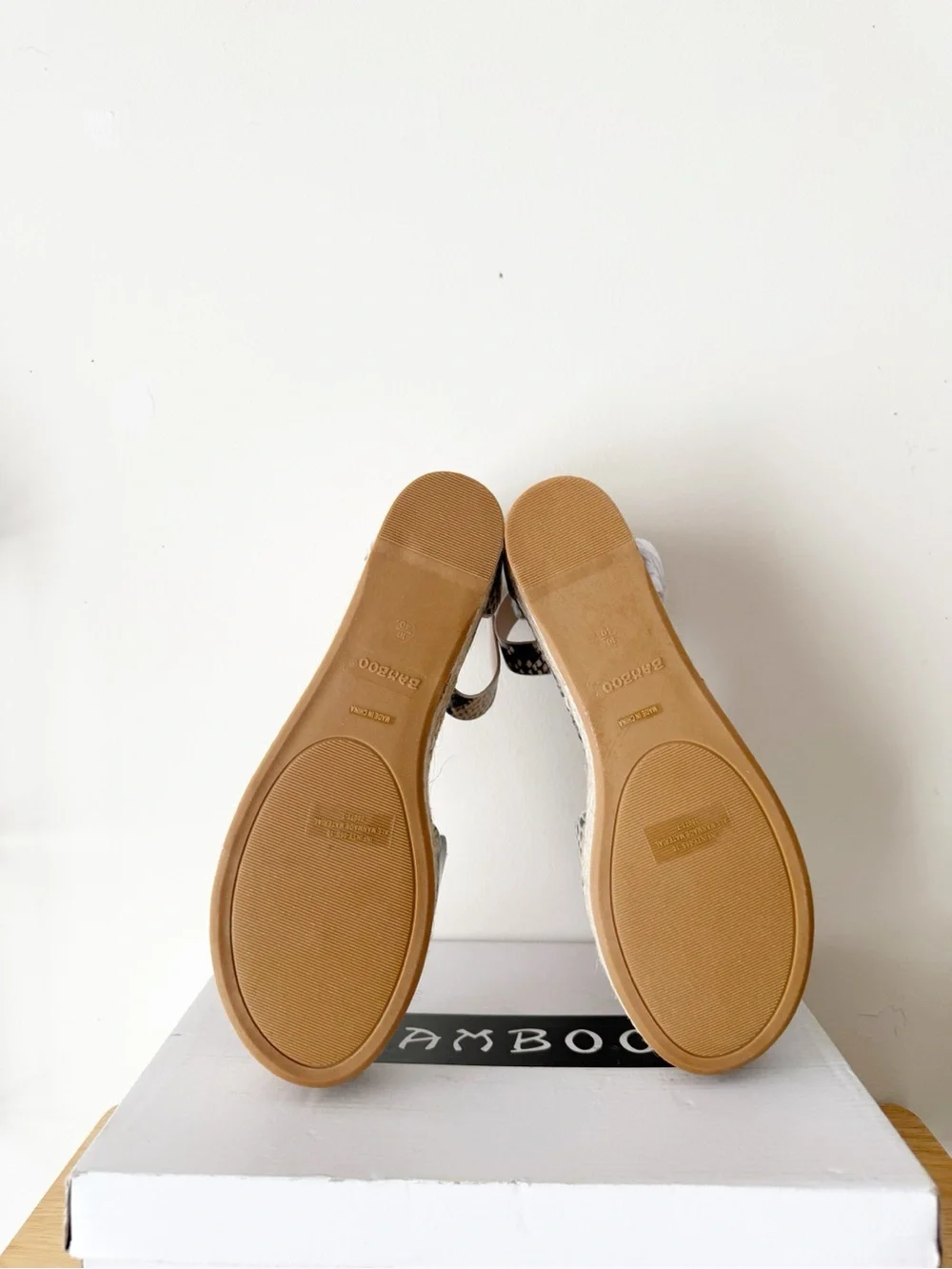 Bamboo Infinity Espadrille Beige Snakeskin Print Lug Sole Ankle Strap Size 10